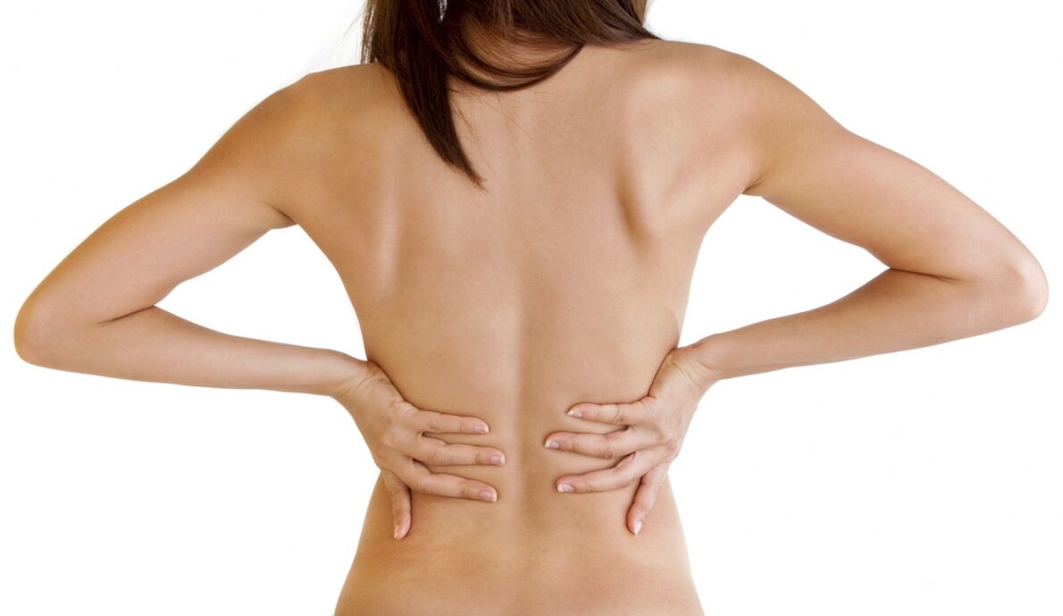 Na segunda etapa da osteocondrose torácica prodúcese dor nas costas